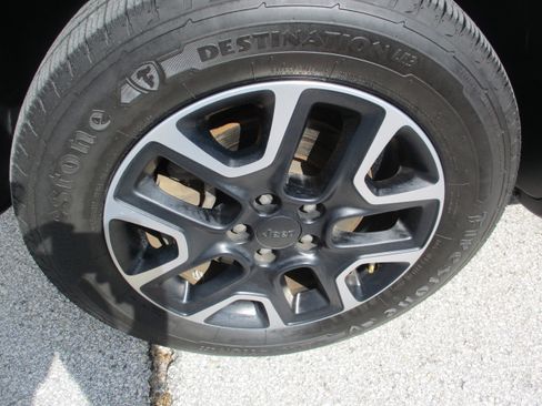 Used 2019 Jeep Compass Trailhawk image 8