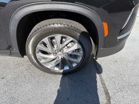 Used 2025 Buick Enclave Preferred w/ LPO, Floor Liner Package FWD image 17