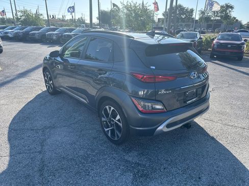 Used 2022 Hyundai Kona Limited FWD image 9