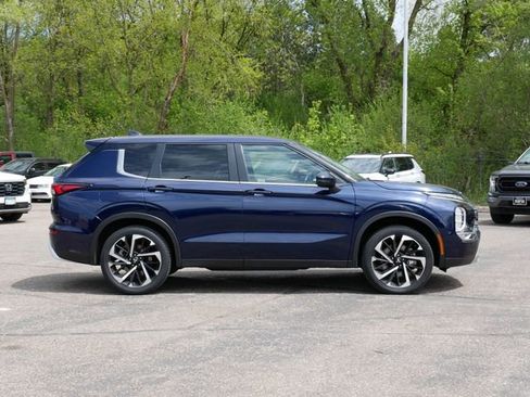 Used 2022 Mitsubishi Outlander SE AWD/4WD image 6