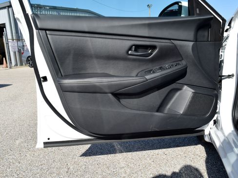 Used 2025 Nissan Sentra S image 19