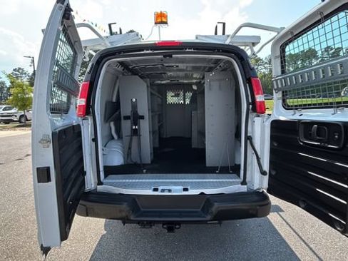 Used 2025 Chevrolet Express 2500 w/ Driver Convenience Package RWD image 29