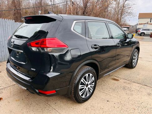 Used 2017 Nissan Rogue S image 7