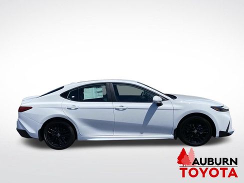 New 2026 Toyota Camry SE FWD image 9