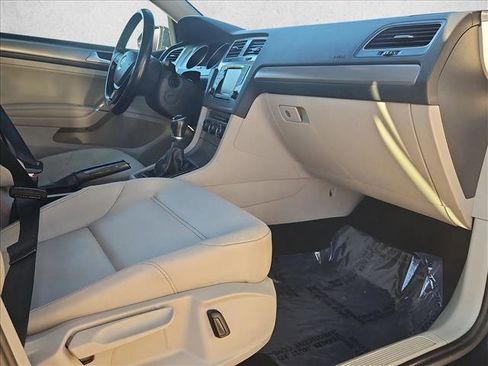 Used 2015 Volkswagen Golf TDI S image 22