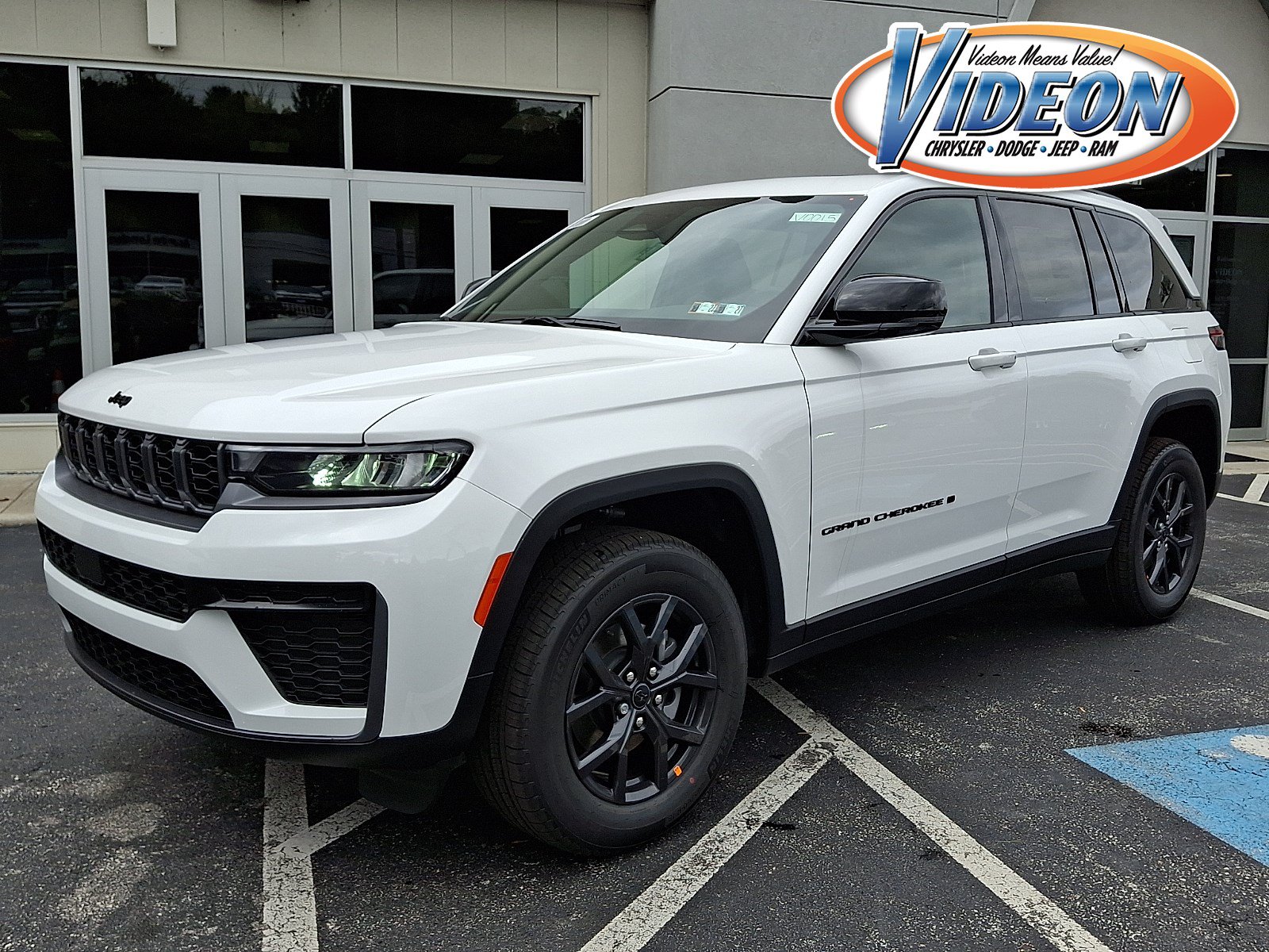 New 2027 Jeep Grand Cherokee 4WD image 1
