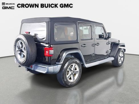 Used 2019 Jeep Wrangler Unlimited Sahara AWD/4WD image 5