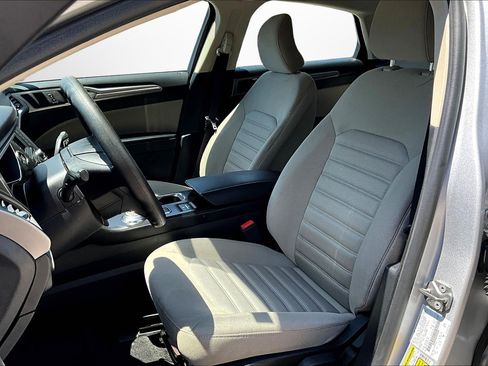 Used 2018 Ford Fusion S image 16