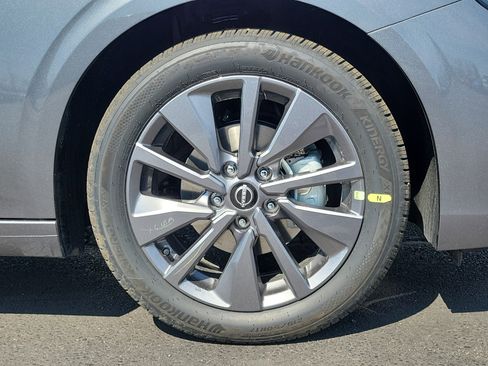 New 2026 Nissan Sentra SL w/ Floor Mat Package FWD image 5