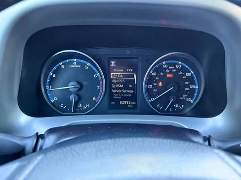 Used 2018 Toyota RAV4 XLE image 8