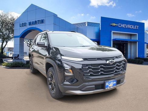 New 2026 Chevrolet Equinox LT w/ Convenience Package II FWD image 3