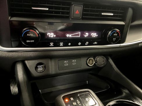 Certified 2024 Nissan Rogue SV image 25