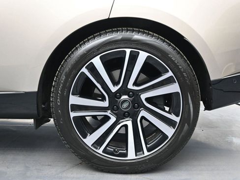 Used 2023 Land Rover Range Rover Long Wheelbase Autobiography image 21