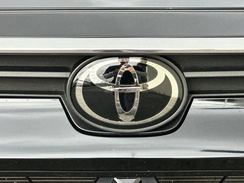 Used 2025 Toyota Grand Highlander AWD image 39