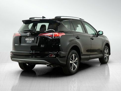 Used 2018 Toyota RAV4 XLE w/ Plus Extra Value Package AWD/4WD image 5