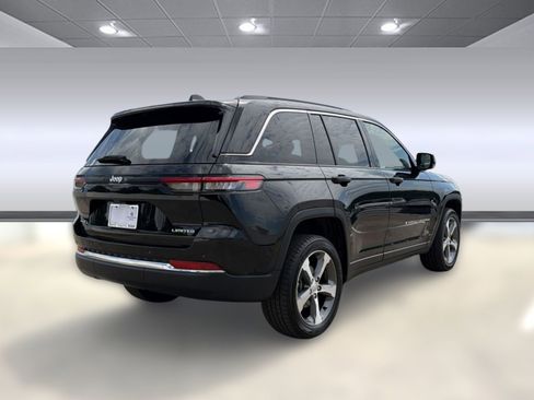 Used 2024 Jeep Grand Cherokee Limited AWD/4WD image 7