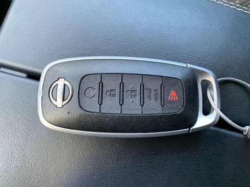 Used 2025 Nissan Rogue SV image 21