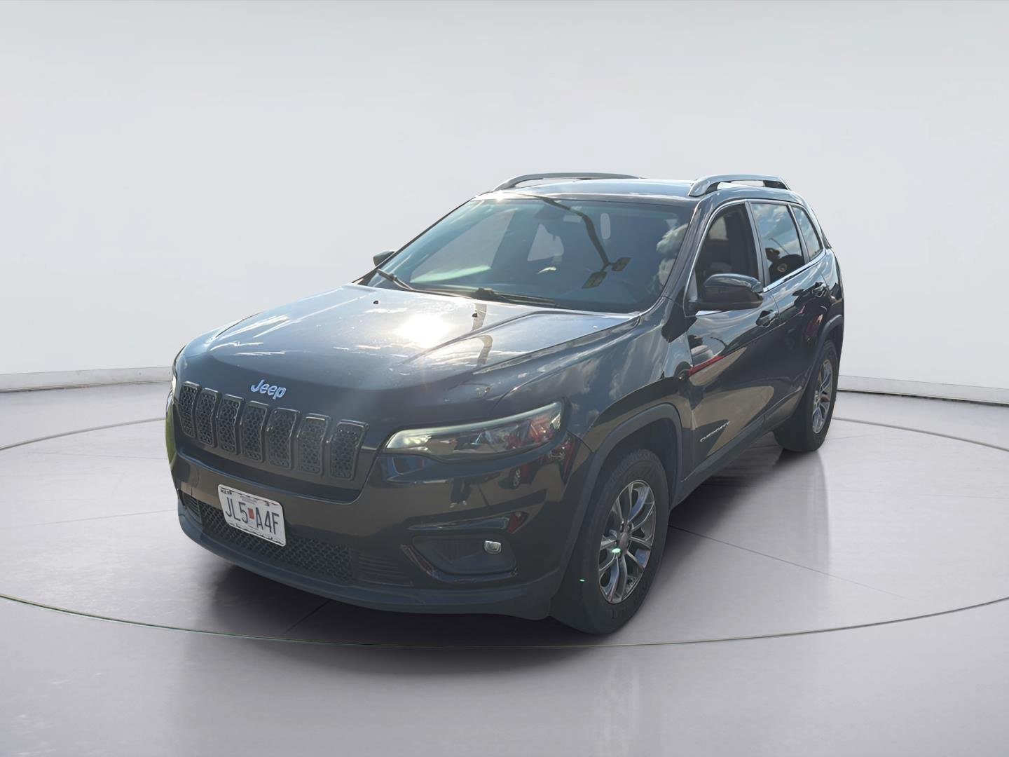 Used 2019 Jeep Cherokee Latitude Plus w/ Comfort/Convenience Group AWD/4WD image 1