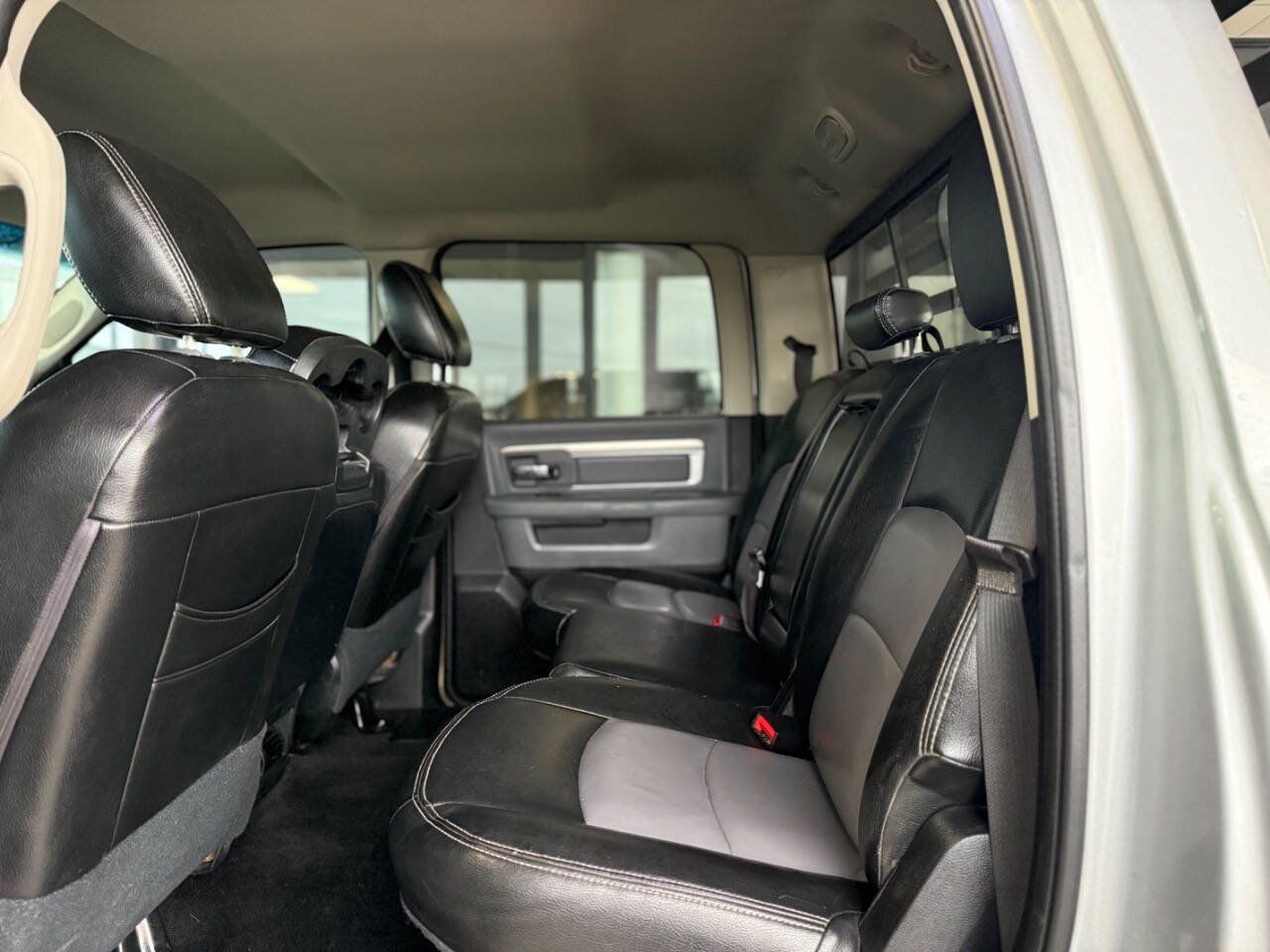 Used 2014 RAM 3500 SLT w/ Cold Weather Group AWD/4WD image 6
