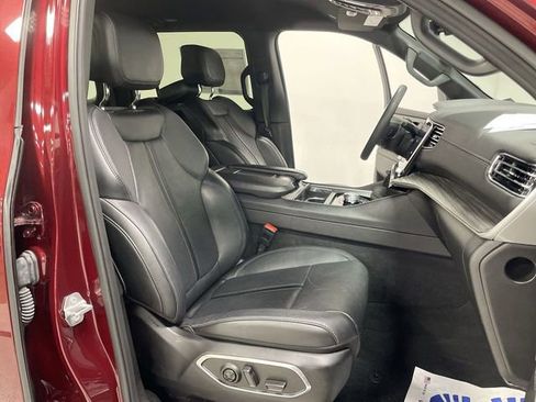 Used 2024 Jeep Wagoneer Series II image 27
