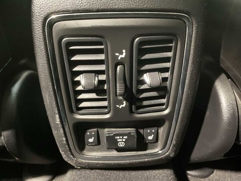 Used 2012 Jeep Grand Cherokee Limited image 25