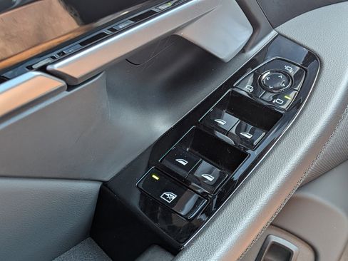 Used 2026 BMW 530i xDrive image 23