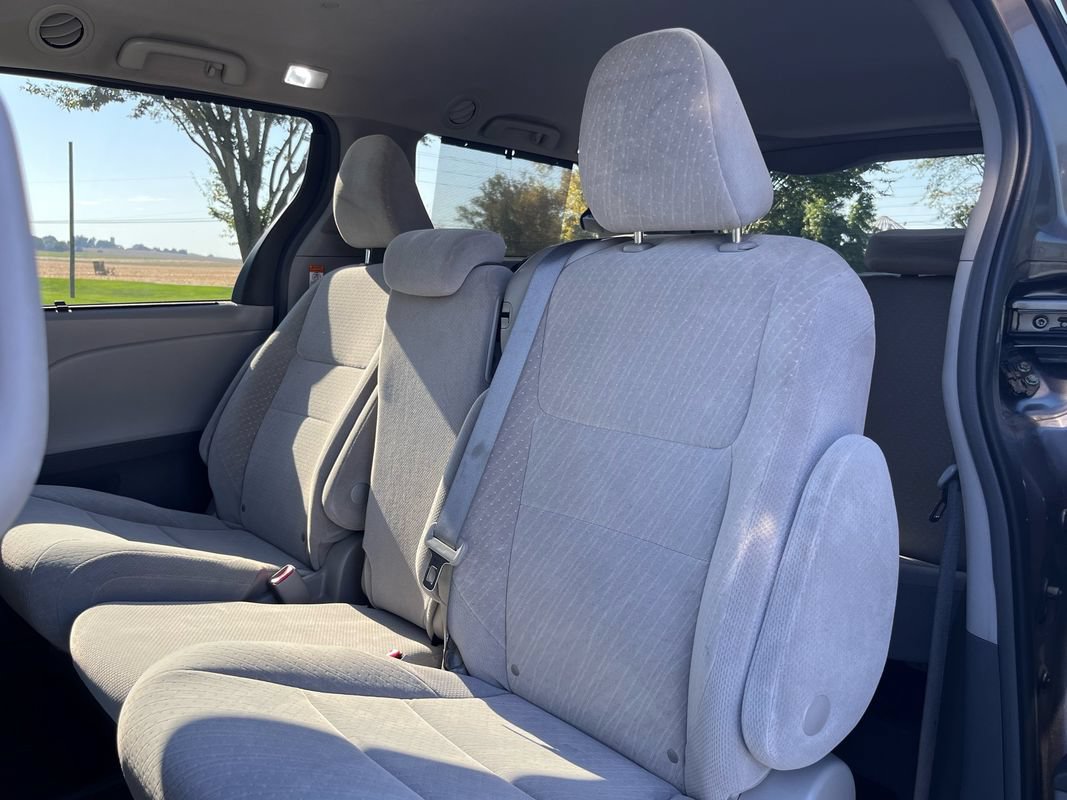 Used 2019 Toyota Sienna LE FWD image 11