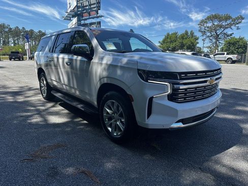 Used 2023 Chevrolet Suburban Premier RWD image 7