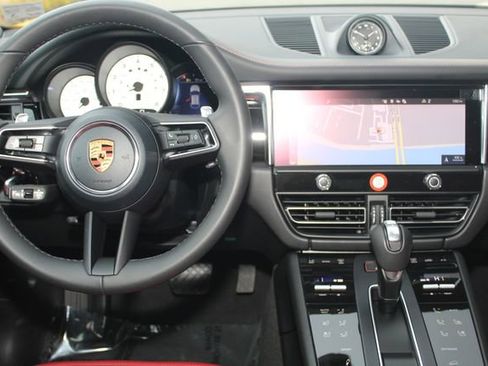 New 2026 Porsche Macan S image 6