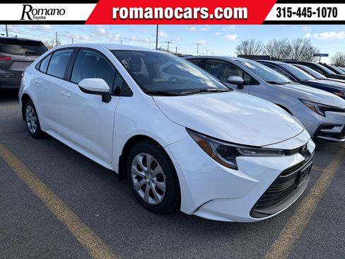 Certified 2023 Toyota Corolla LE image 1