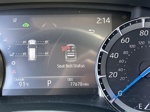 Used 2022 Toyota Highlander XLE FWD image 22