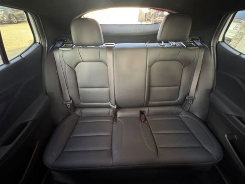 Used 2025 Buick Envista Sport Touring image 37