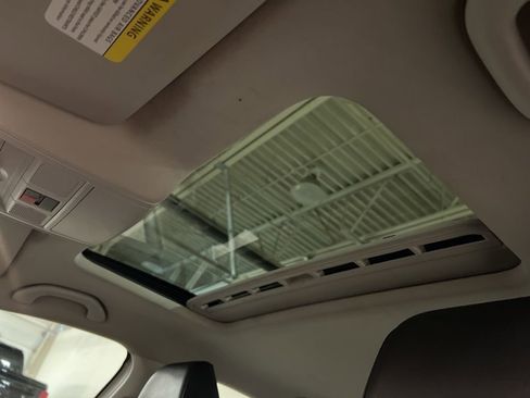 Used 2014 Volkswagen Jetta SE image 9