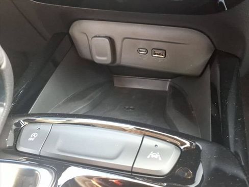 New 2026 Chevrolet Trax ACTIV w/ Sunroof Package FWD image 22