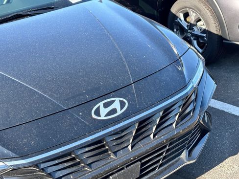 Used 2025 Hyundai Elantra Limited FWD image 7