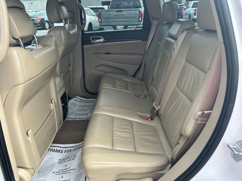 Used 2016 Jeep Grand Cherokee Limited AWD/4WD image 19