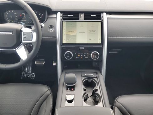 New 2026 Land Rover Discovery Limited Edition AWD/4WD image 29