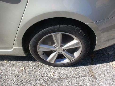 Used 2014 Chevrolet Cruze LT w/ Sun, Sound and Sport Package image 7