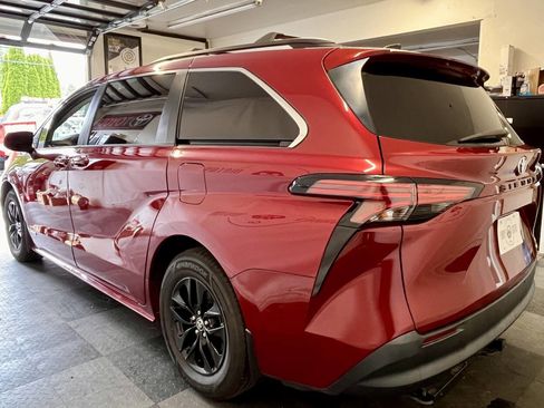 Used 2021 Toyota Sienna LE FWD image 5