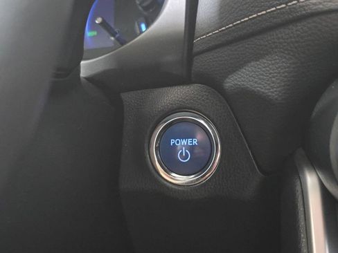 Used 2020 Toyota RAV4 Limited AWD/4WD image 16