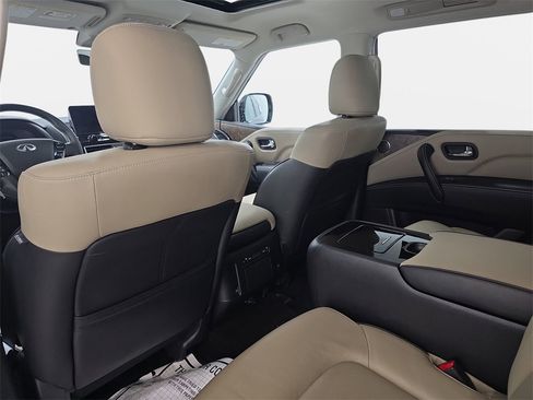 Certified 2023 INFINITI QX80 Premium Select w/ All-Season Package image 10