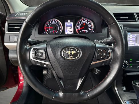 Used 2016 Toyota Camry SE FWD image 27