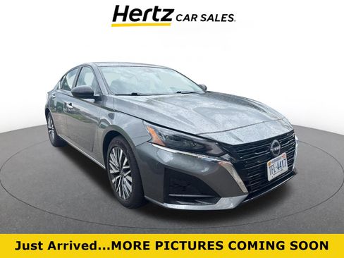 Used 2025 Nissan Altima 2.5 SV image 1