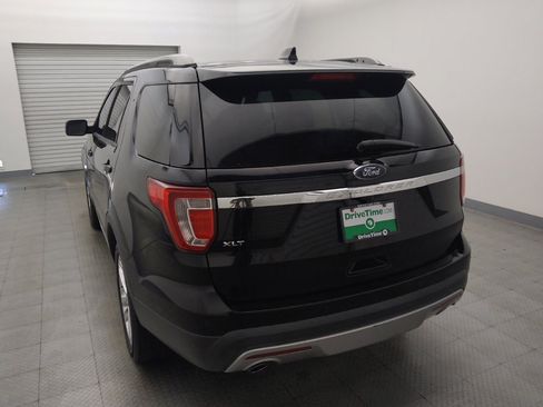 Used 2017 Ford Explorer XLT w/ Equipment Group 202A FWD image 6
