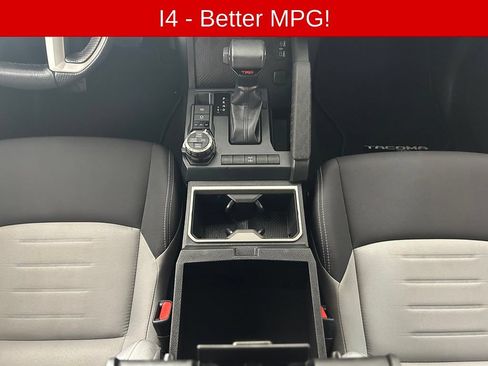 Used 2025 Toyota Tacoma TRD Off-Road AWD/4WD image 9