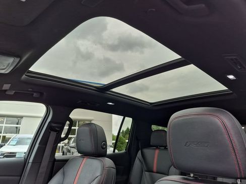 Used 2024 Chevrolet Traverse RS w/ LPO, Floor Liner Package AWD/4WD image 21