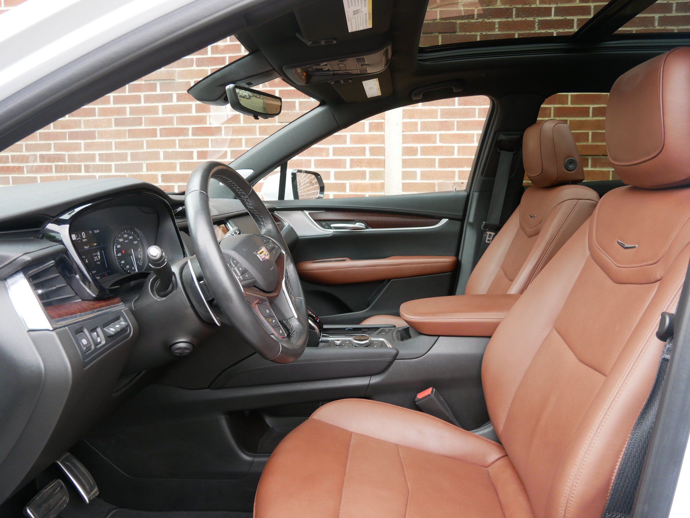 Used 2023 Cadillac XT5 Sportv w/ Technology Package AWD/4WD image 6
