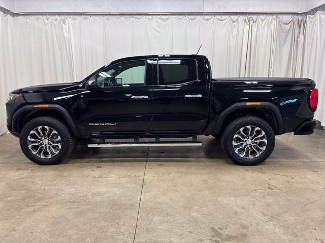 Used 2026 GMC Canyon Denali AWD/4WD image 17