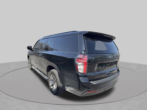 Used 2023 Chevrolet Suburban Z71 AWD/4WD image 8