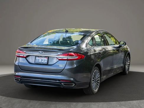 Used 2018 Ford Fusion Titanium image 4